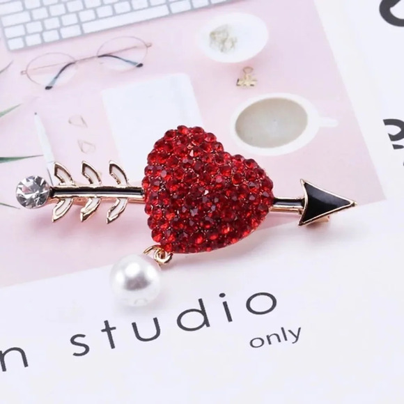 VQ VQ Heart Brooch - Picture 3 of 9